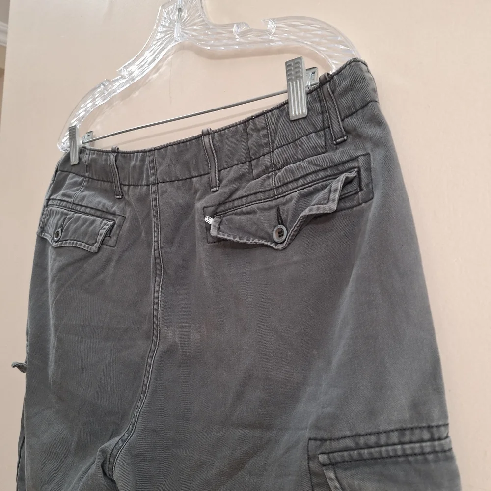 Levis Men Grey Cargo Shorts Sz 34